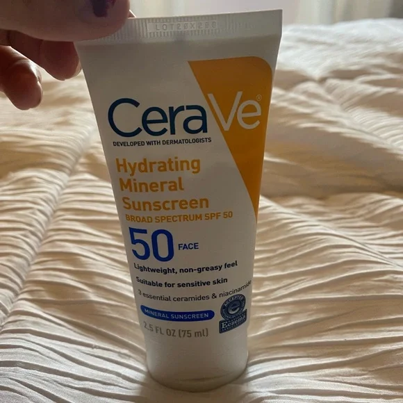 Sunscreen by Cerave - Picture 3 of 3